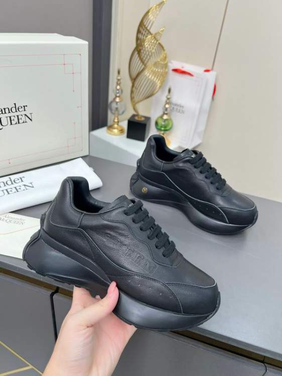 Picture of Alexander McQueen Shoes _SKUAlexanderMcQueensz35-441201201